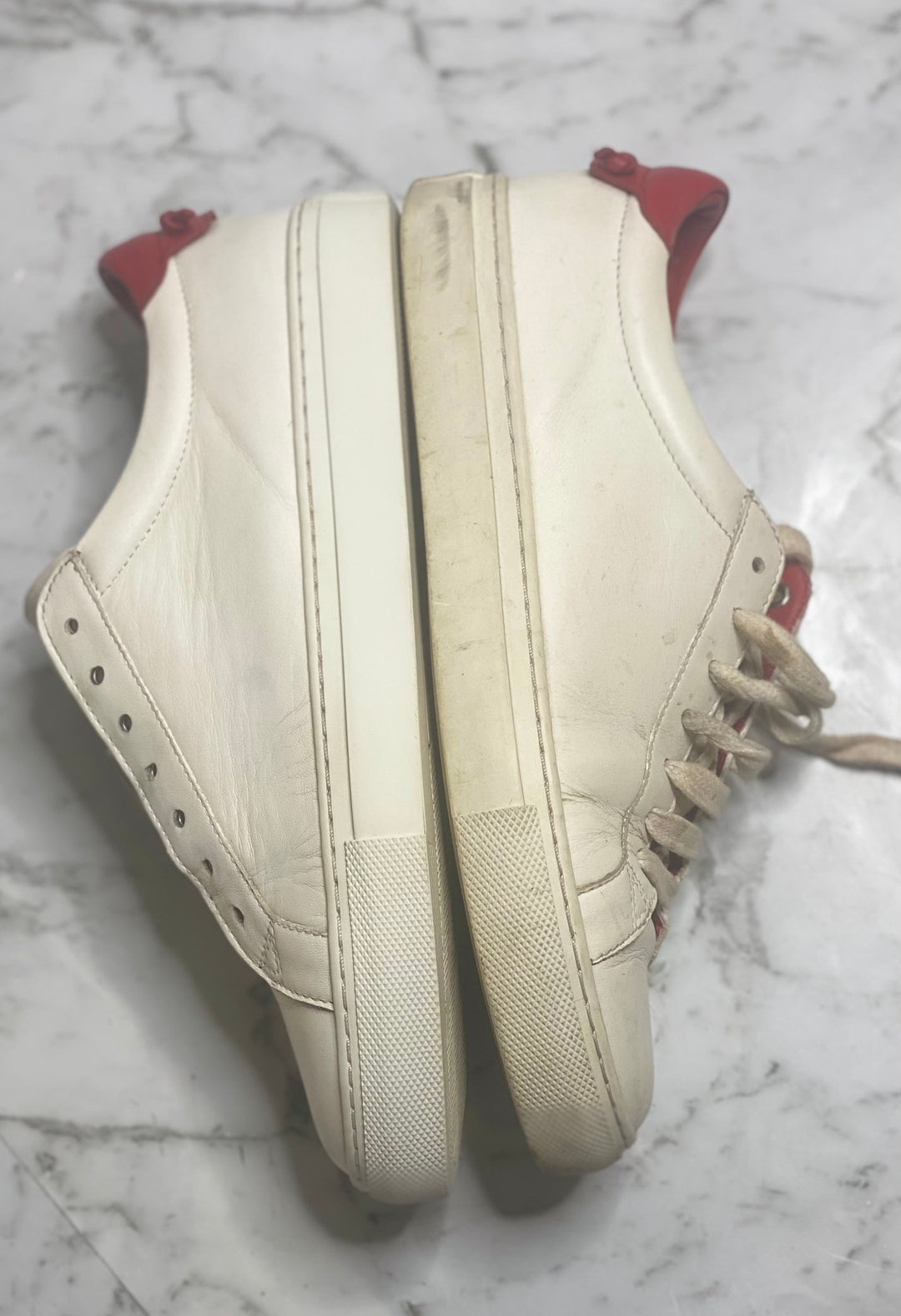 Essential Clean Sneakers